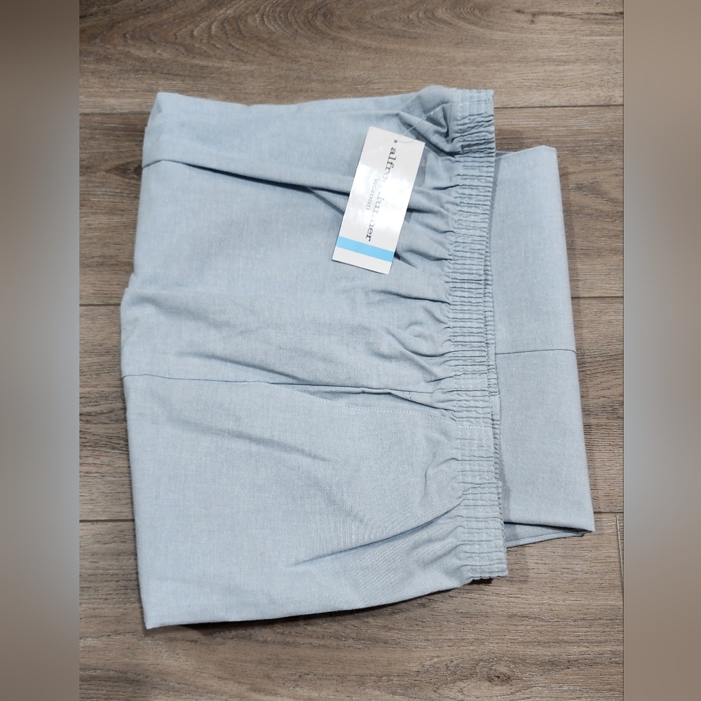 Alfred Dunner Pants. Blue. NWT